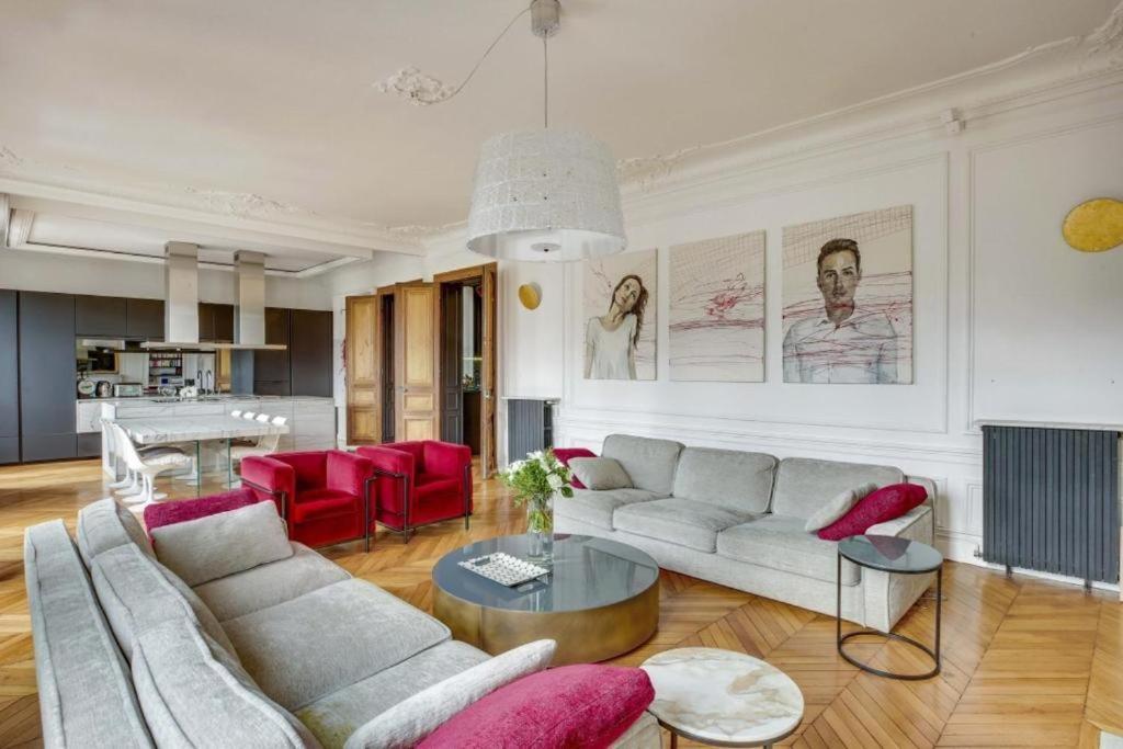 Luxurious Penthouse Near Champs Elysees And Front Of Eiffel Tower * Parijs